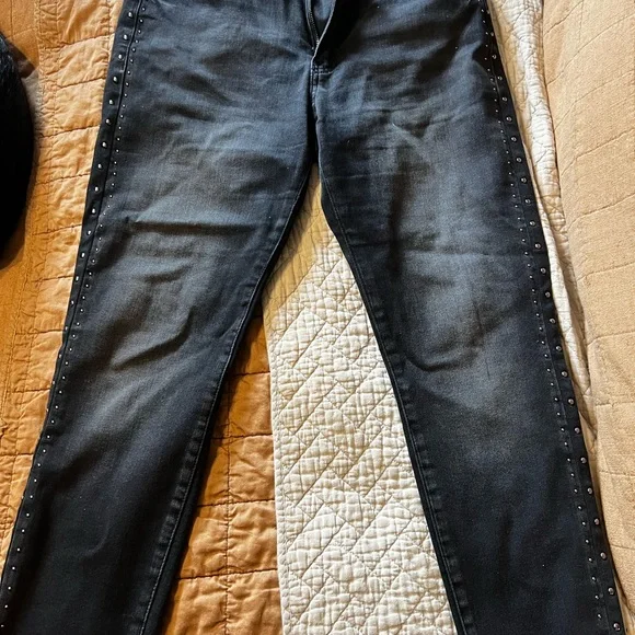 KanCan Black Skinny Jeans with Studded Detail - Picture 2 of 5